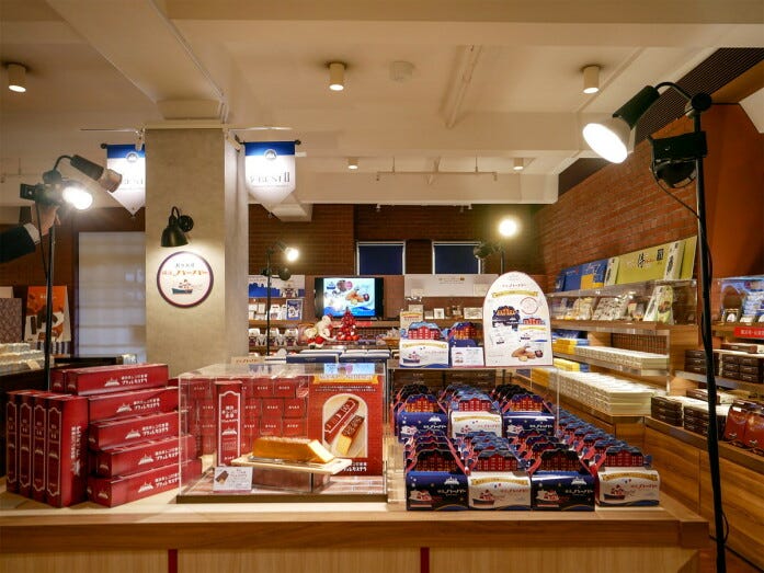 ヨコハマズベストコレクション「ありあけ」からは横浜赤レンガ倉庫リニューアル記念「横濱ハーバーダブルマロン（税込648円）」が新登場