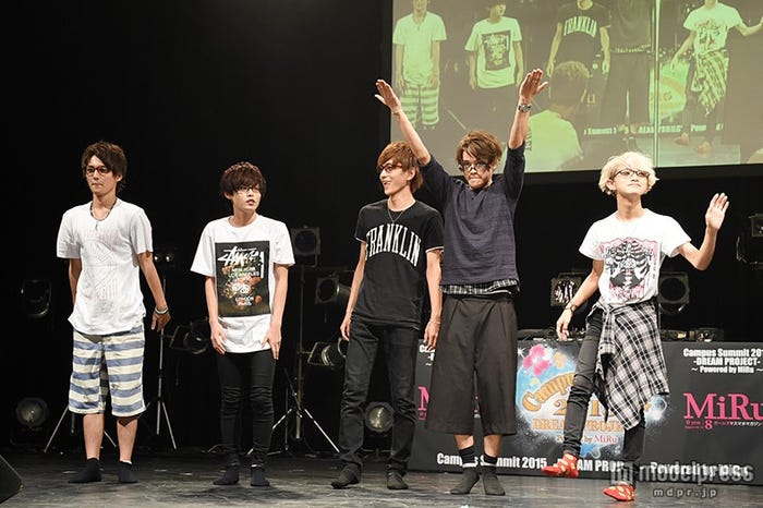 (左から)りょる、なつくん、黒崎澪音、バトシン、とまん