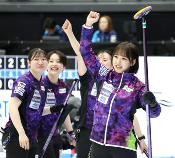 北海道銀行が1位通過！SC軽井沢クとの全勝対決制す 悲願頂点へ快進撃 スキップ仁平美来「自分たちの自信に繋がる」「優勝できるように」