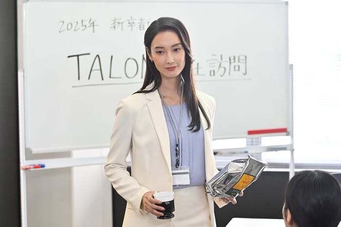 菜々緒「無能の鷹」第6話(C)テレビ朝日