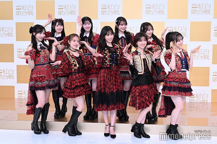 AKB48/(後列左から)佐藤綺星、八木愛月、伊藤百花、向井地美音(前列左から)小栗有以、高橋みなみ、前田敦子、大島優子、倉野尾成美(C)モデルプレス