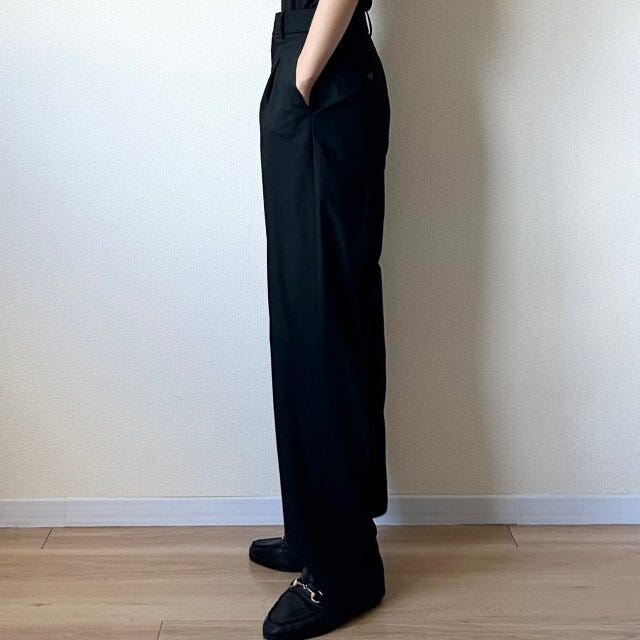 ユニクロ タックワイドパンツ ユニクロ タックワイドパンツ サイドスタイル