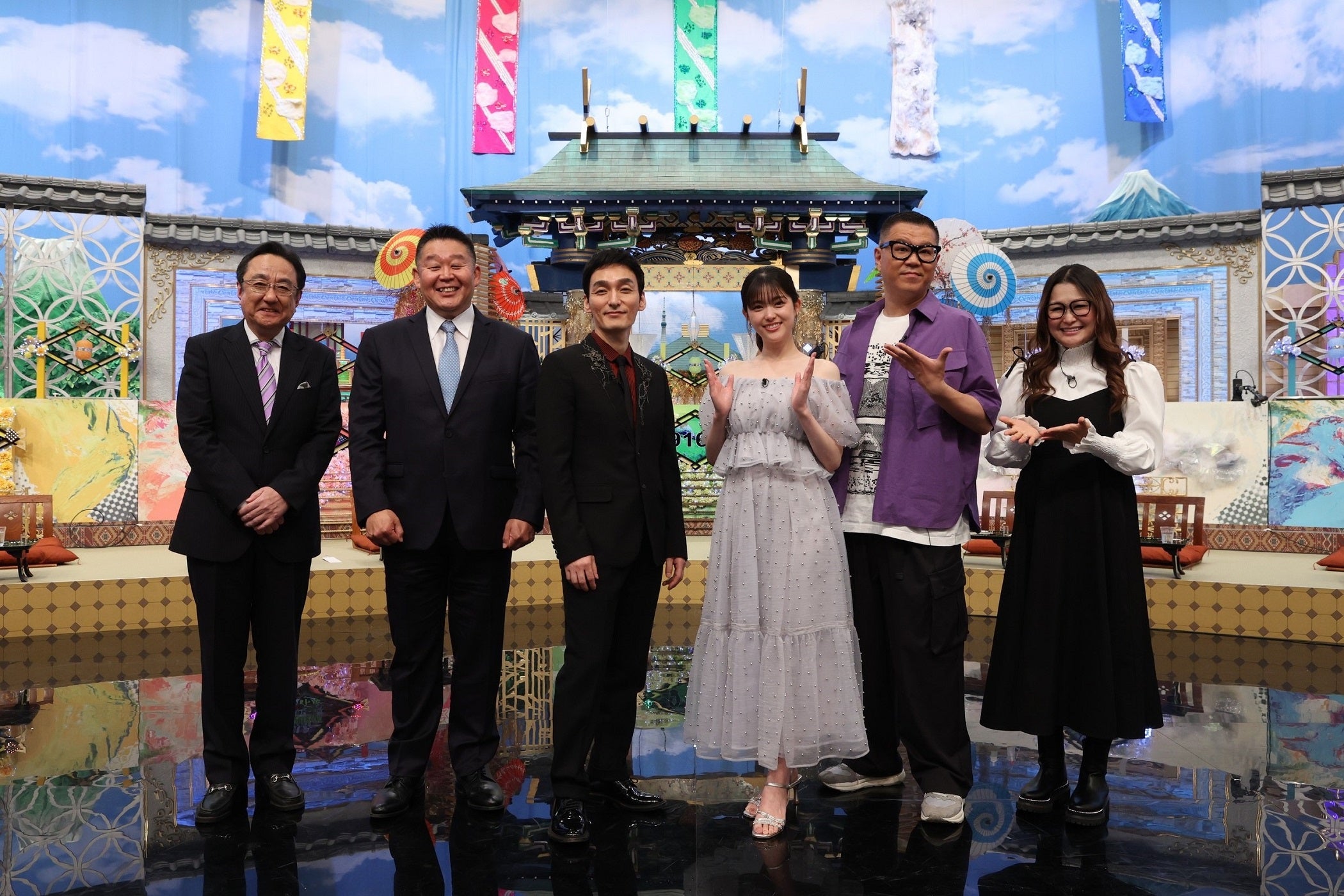 三宅正治アナウンサー、花田虎上、草なぎ剛、松村沙友理、長谷川忍、ギャル曽根（C）フジテレビ