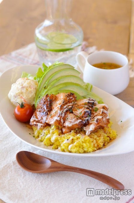 チキンオーバーライス￥1200（税込）※写真はイメージ／画像提供：横浜赤レンガ倉庫