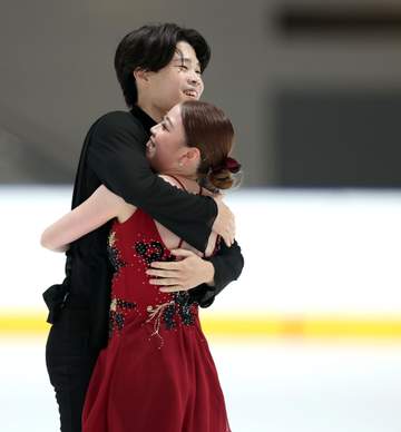 “りかしん”ペアが初国際試合で四大陸選手権のミニマムスコア突破 紀平梨花「良いスタートができた」フィギュアスケート