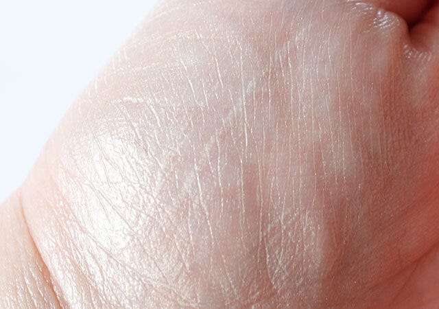 キャンドゥ　魅せ脚ハイライト　使用感　つや感