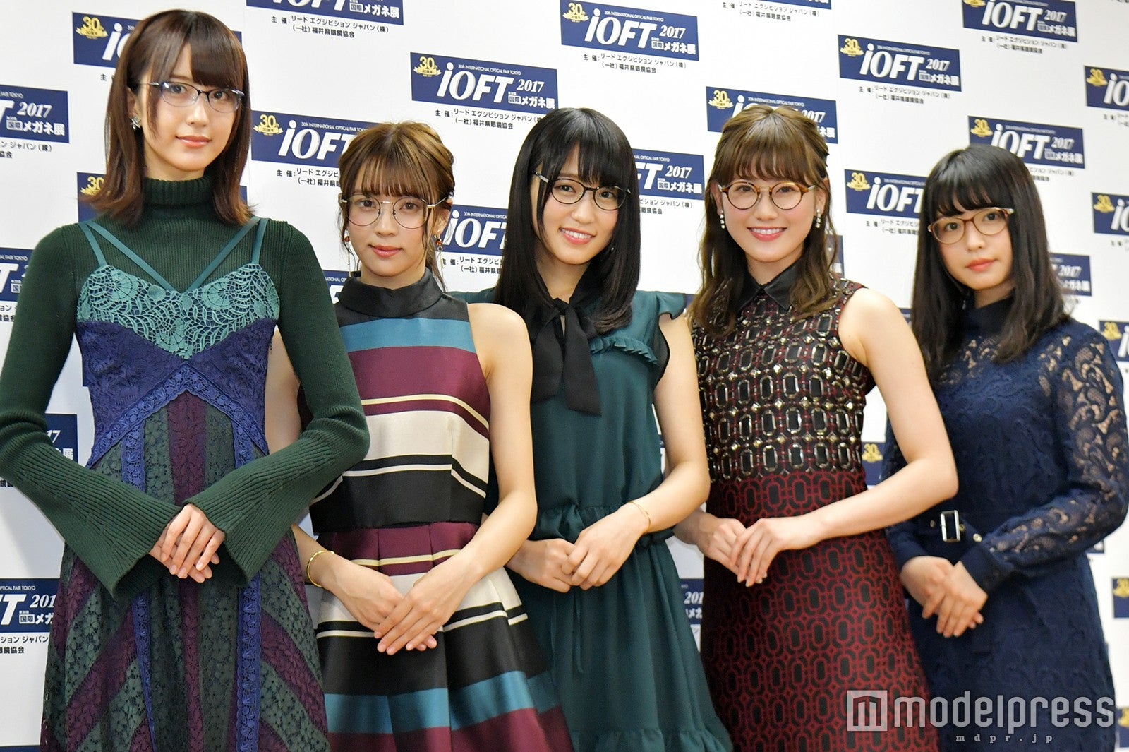 （左から）土生瑞穂、小林由依、菅井友香、守屋茜、長濱ねる（C）モデルプレス