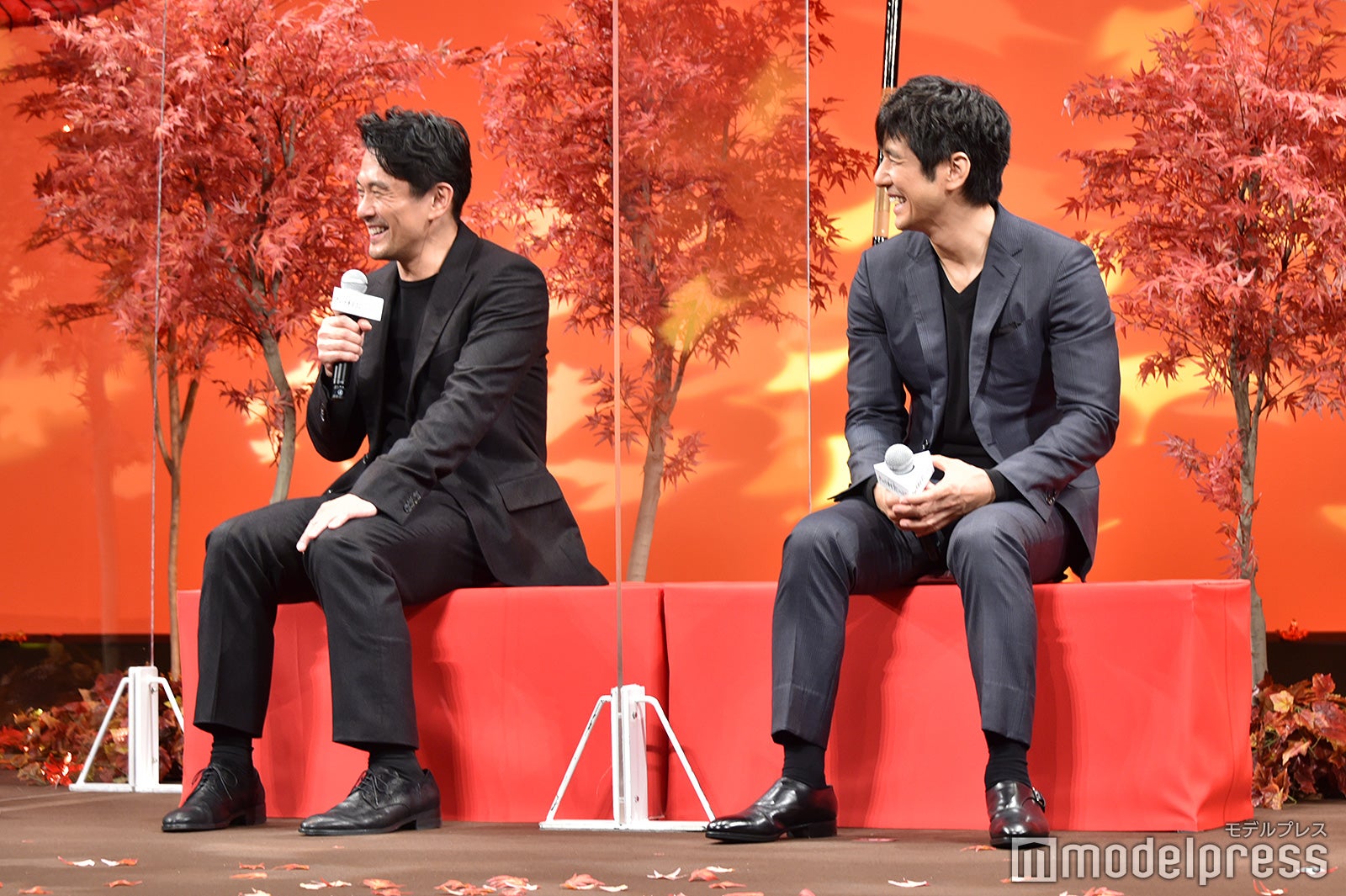 松村北斗の変わった好物トークに笑うしかない内野聖陽＆西島秀俊（C）モデルプレス