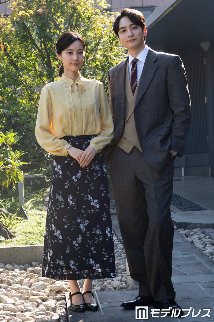 生田絵梨花、小関裕太(C)モデルプレス