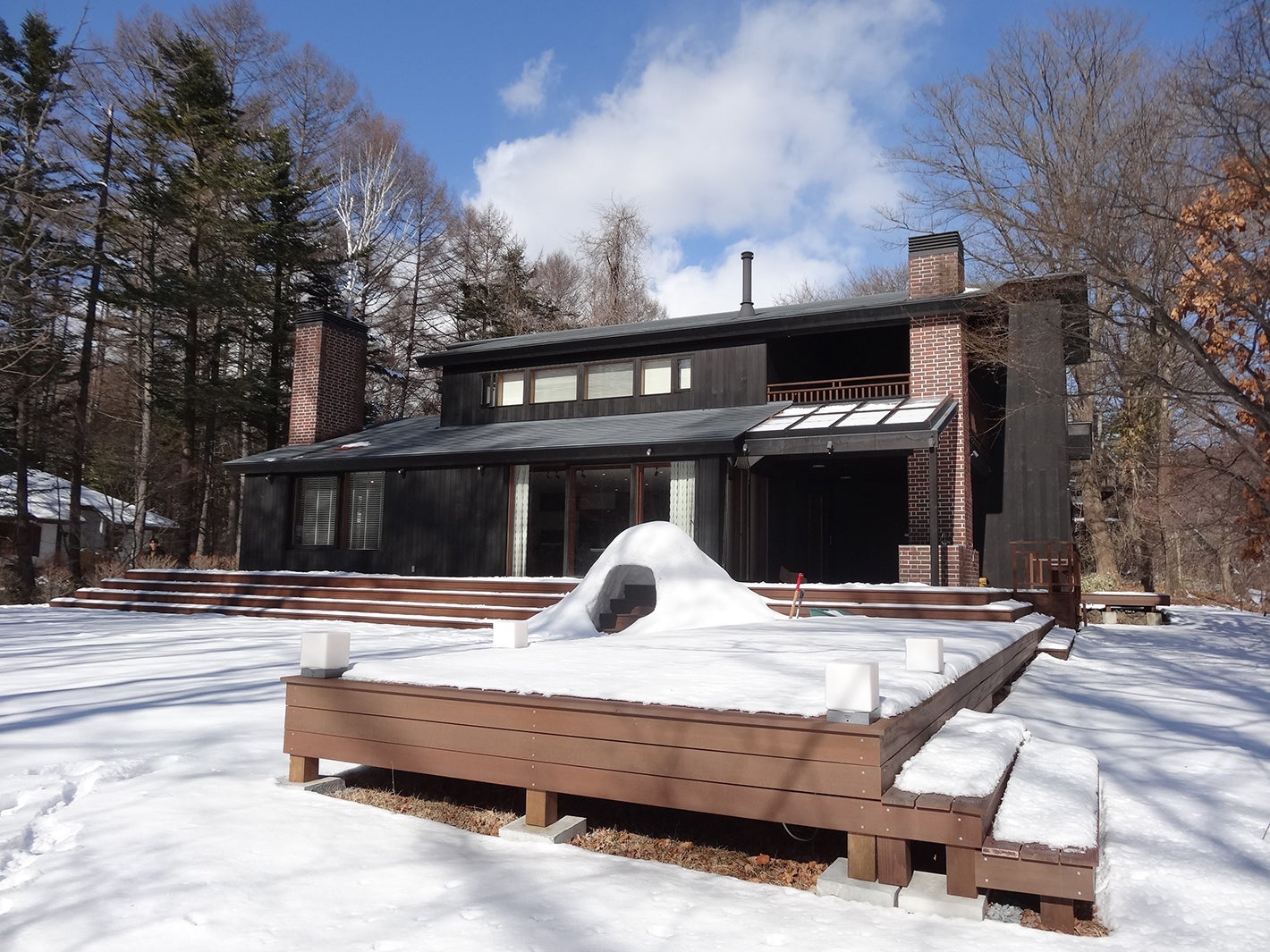 テラスハウス外観「TERRACE HOUSE OPENING NEW DOORS」（C）フジテレビ／イースト・エンタテインメント