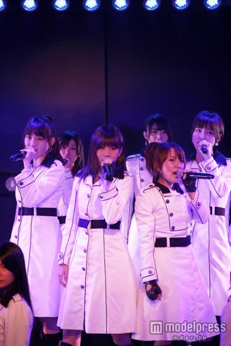 「AKB48劇場 前田敦子卒業公演」の模様（C）AKS