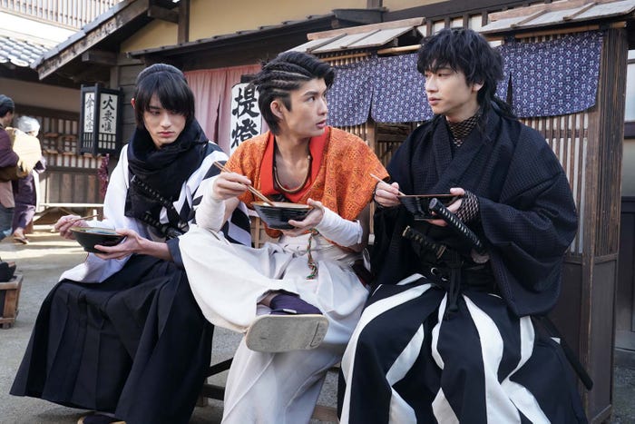 (左から)前田拳太郎、柊太郎、庄司浩平「君とゆきて咲く~新選組青春録~」第6話より(C)テレビ朝日