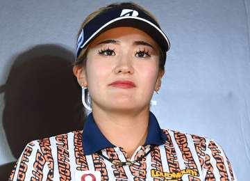 ゴルフ 桑木志帆が午前組トップスタート
