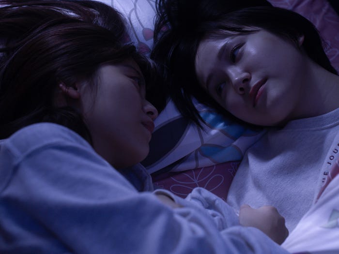 工藤美桜、尾碕真花「コールミー・バイ・ノーネーム」第2話(C)MBS