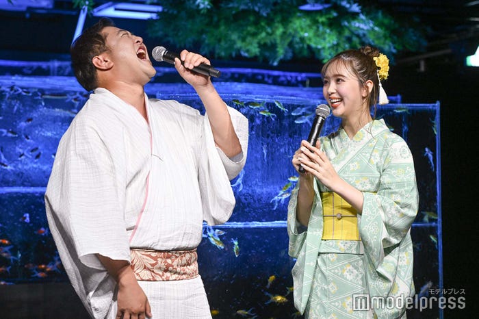 とにかく明るい安村、藤田ニコル(C)モデルプレス