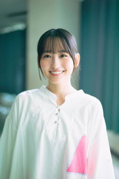 乃木坂46一ノ瀬美空、キュートなにっこりスマイル！柔らかな陽の光の中