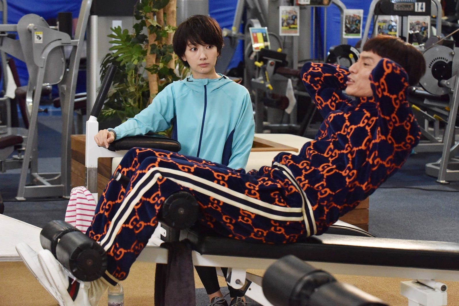 伊勢谷友介・波瑠／「サバイバル・ウェディング」第5話より（C）日本テレビ