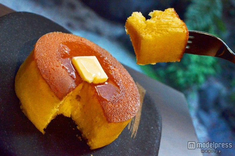 シンプルに良いものだけを使ったパンケーキは蜂蜜と食べる