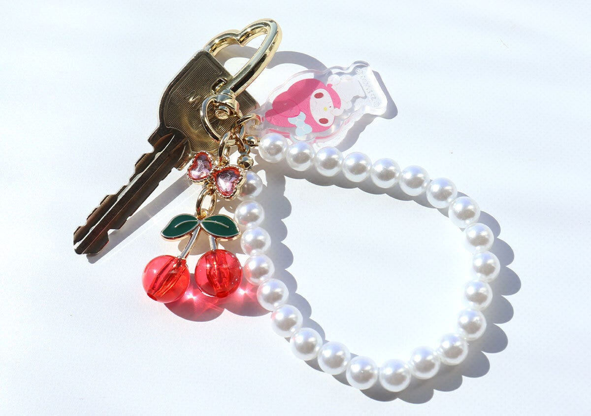 鍵 宝島社サンリオキャラクターズきらきらフルーツチャーム鍵