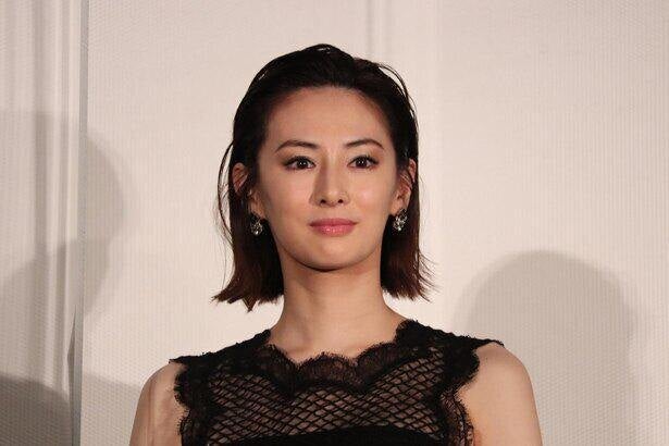 北川景子 白洲迅が 頭こつん 撮影オフショットに お似合い リコカツ終わらないで と反響 モデルプレス 北川景子 白洲迅が 頭こつん 撮影オフショットに お似合い リコカツ終わらないで と反響 モデルプレス