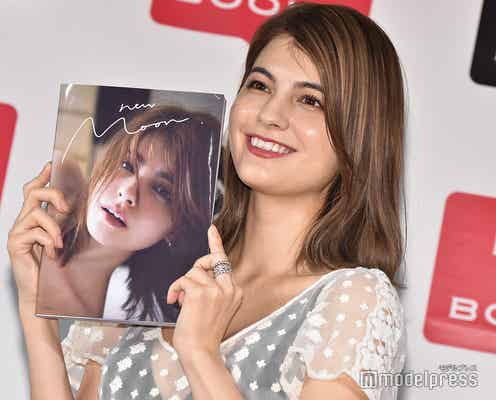 マギー「最初の衝撃は味わってほしい」デビュー10周年で魅せた“お洒落エロ”に照れ笑い