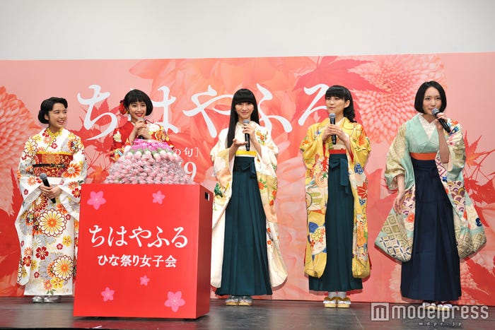 (左から)上白石萌音、広瀬すず、かしゆか、あ~ちゃん、のっち(C)モデルプレス