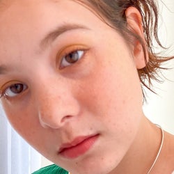 汗ばむ時期のプチイメチェン!【前髪あり&なし別】でこ出しヘアアレンジ