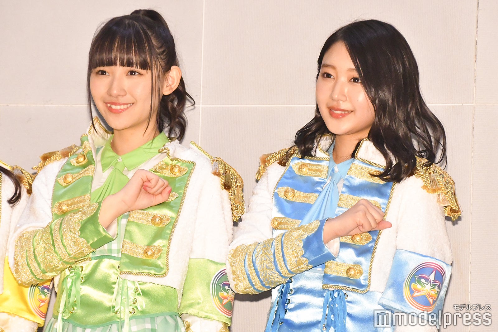 浅川梨奈、内村莉彩 （C）モデルプレス