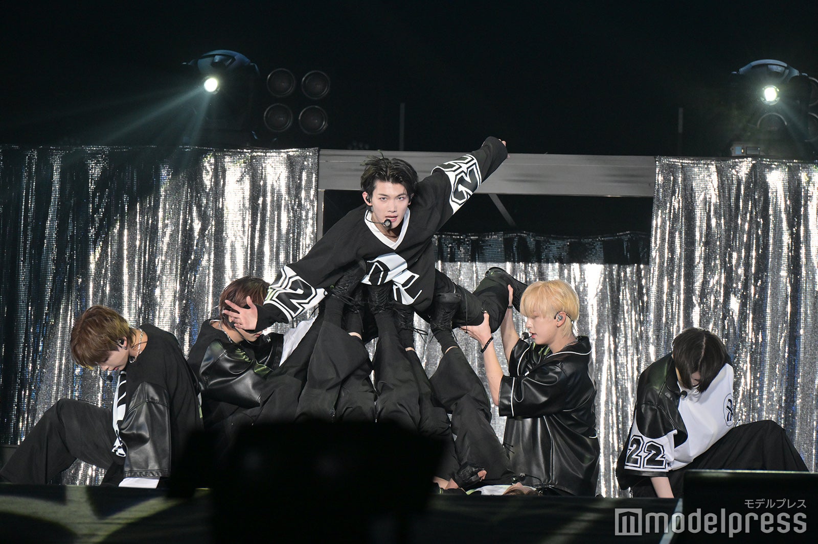 「BEAT AX」&TEAM（C）モデルプレス