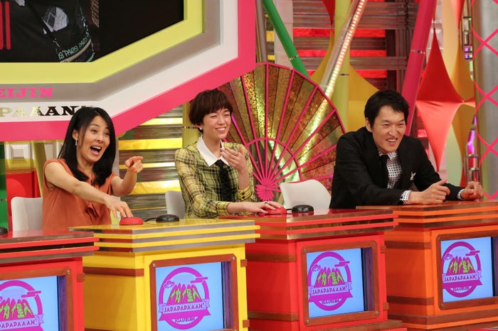 (左から)井森美幸、佐藤栞里、千原ジュニア (画像提供:関西テレビ)