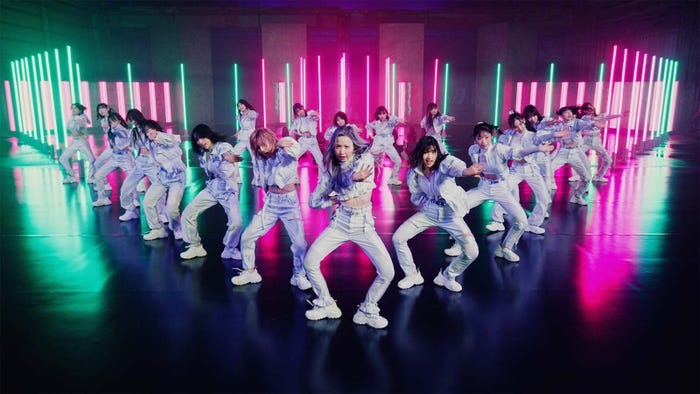 AKB48「元カレです」MVより(C)AKB48/キングレコード