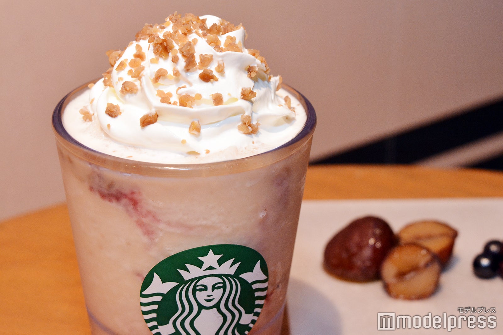 マローネ カシス フラペチーノ（C）モデルプレス