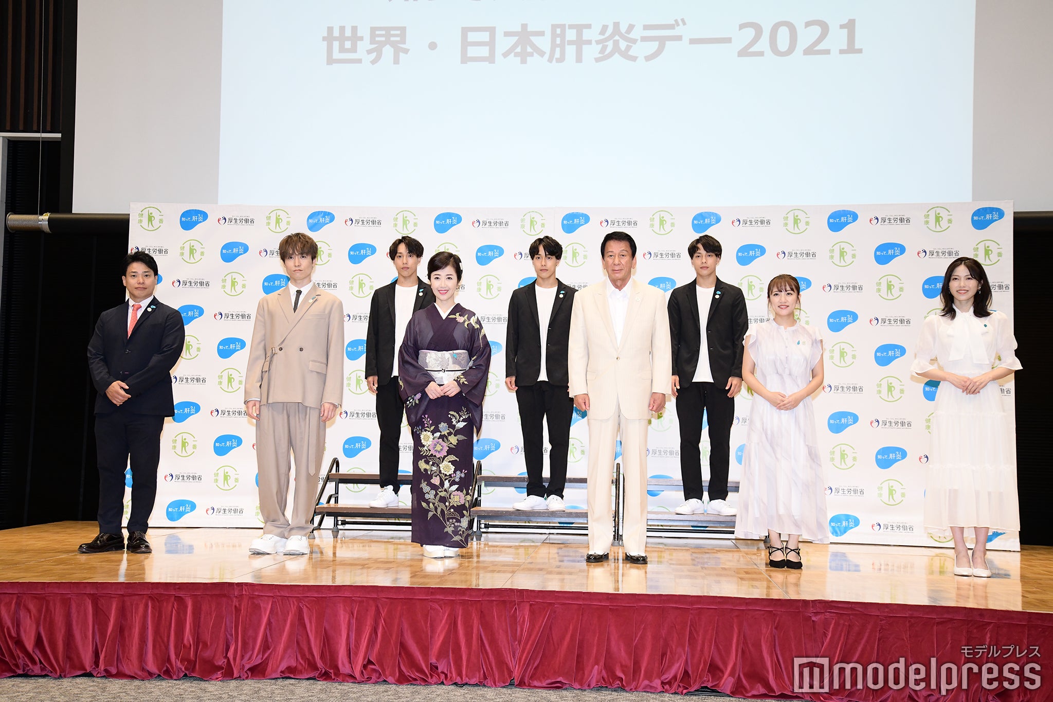 （上段）佐藤三兄弟（下段左から）清水宏保、TETSUYA、伍代夏子、杉良太郎、高橋みなみ、横山由依（C）モデルプレス