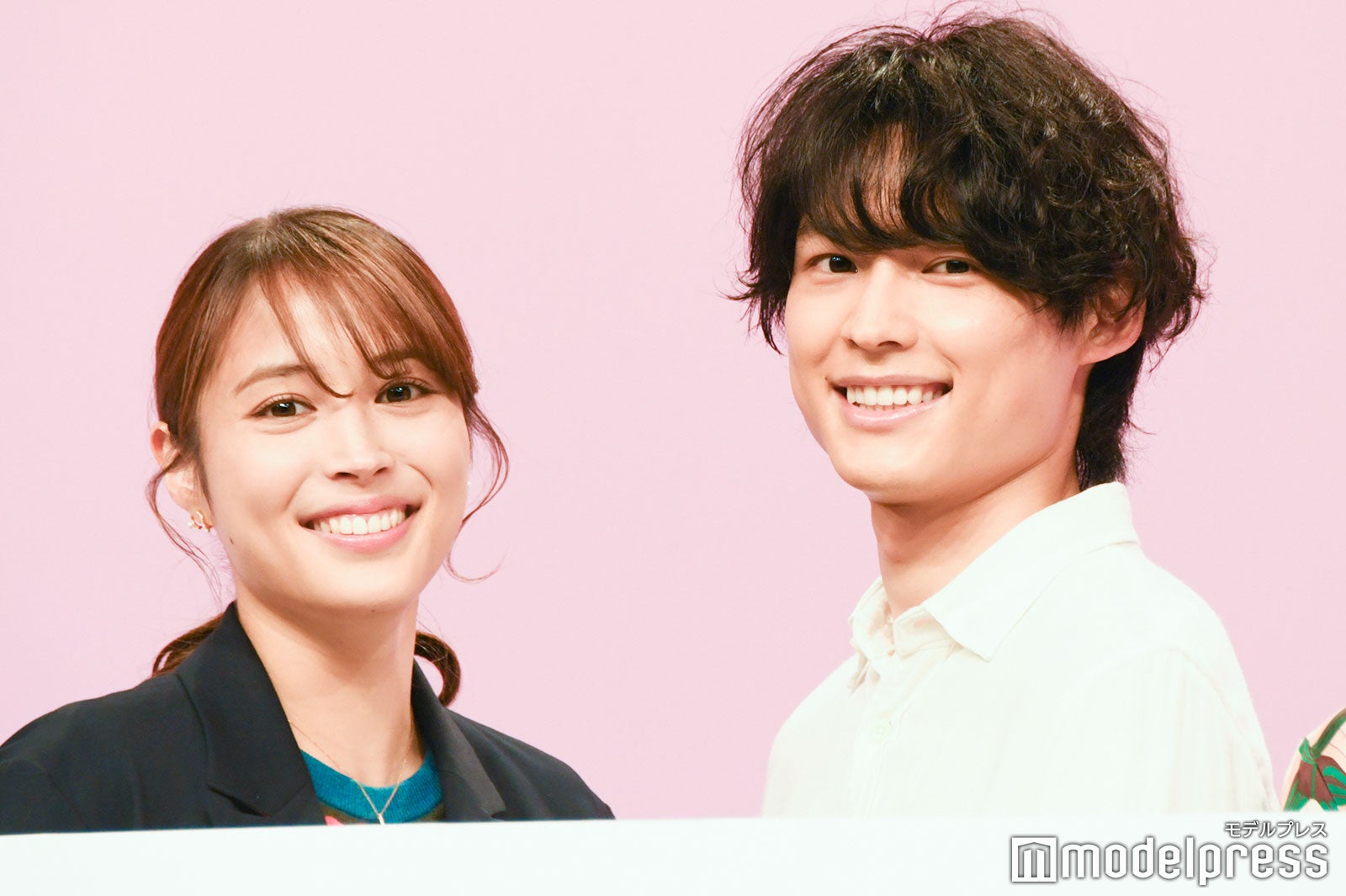 広瀬アリス、松村北斗 （C）モデルプレス