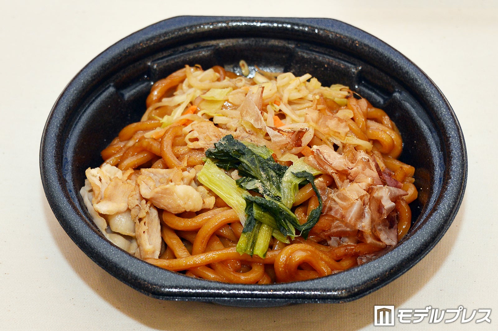 バター醤油香る コク旨焼うどん（C）モデルプレス