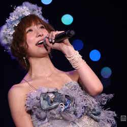 篠田麻里子/「AKB48 2013真夏のドームツアー~まだまだ、やらなきゃいけないことがある~」(C)AKS