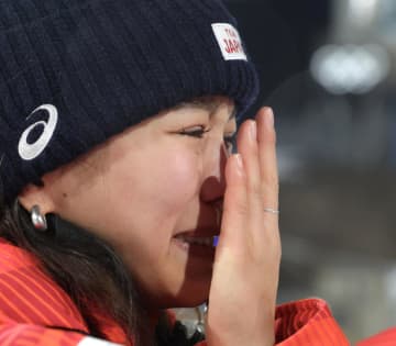 高梨沙羅「我慢してたんですけど、涙が止まらなくなってしまった」4年前のメンバー、伊藤有希との抱擁で初めて流れた涙 支えてくれた先輩に「感謝以上の言葉があるなら表現したいくらい」