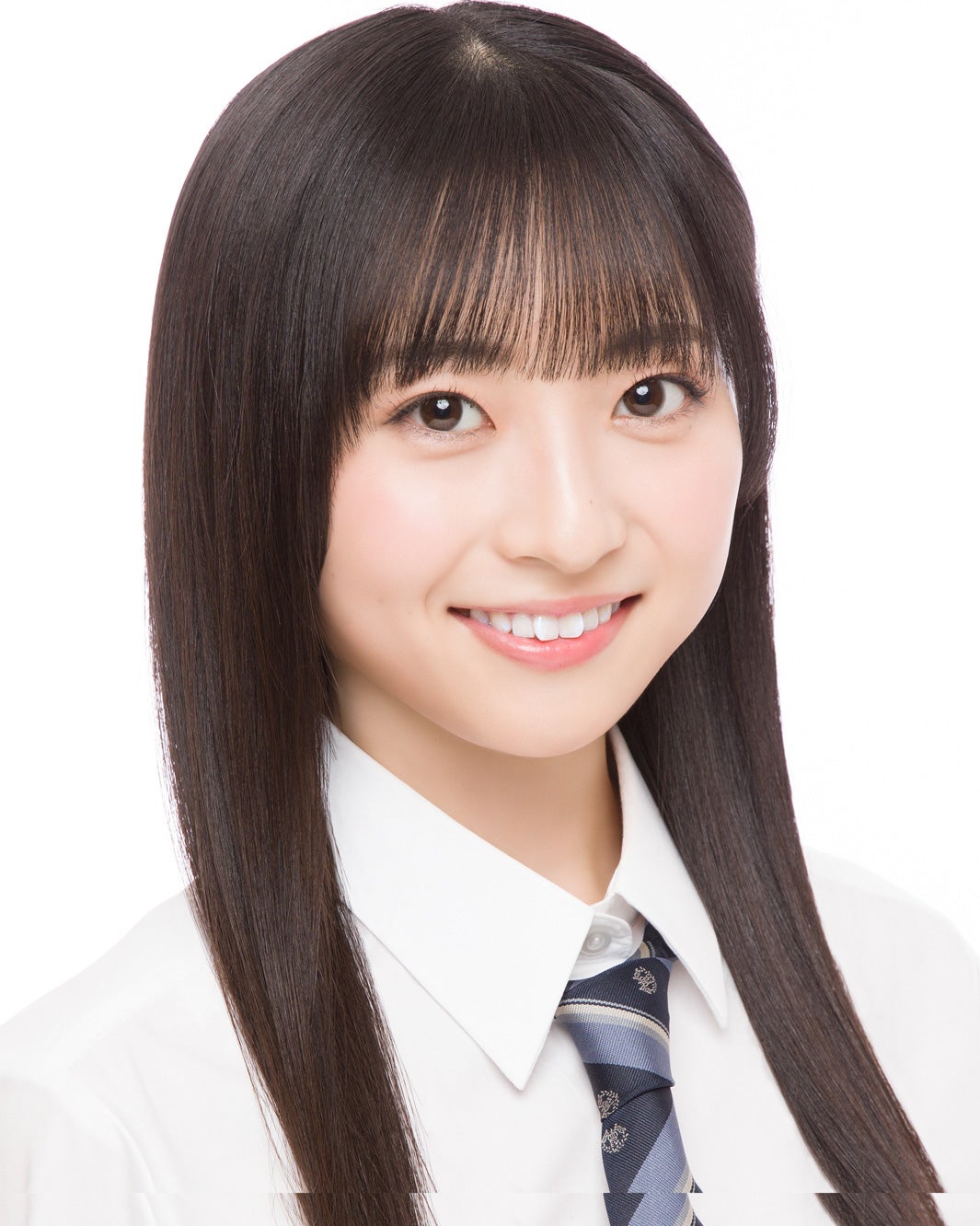 秋山由奈（C）AKB48／OUTOF48