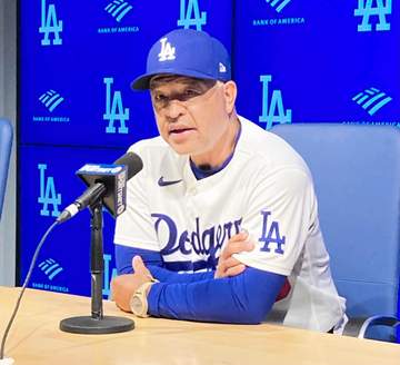 ロバーツ監督、佐々木朗希の収穫と課題に言及 6Kも制球難で4回降板に「効率性に欠ける」も段階的成長を評価「ダメージ広げなかった」