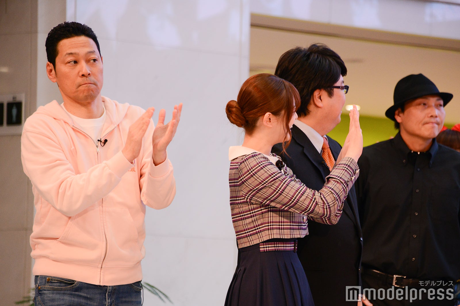 東野幸治、松村沙友理、古川洋平／吉本坂46「泣かせてくれよ」発売記念イベント（C）モデルプレス