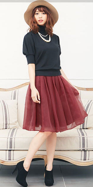 オーガンジーミディ丈ボリュームフレアスカート「神戸レタス」2,990円（税込）／画像提供：神戸レタス