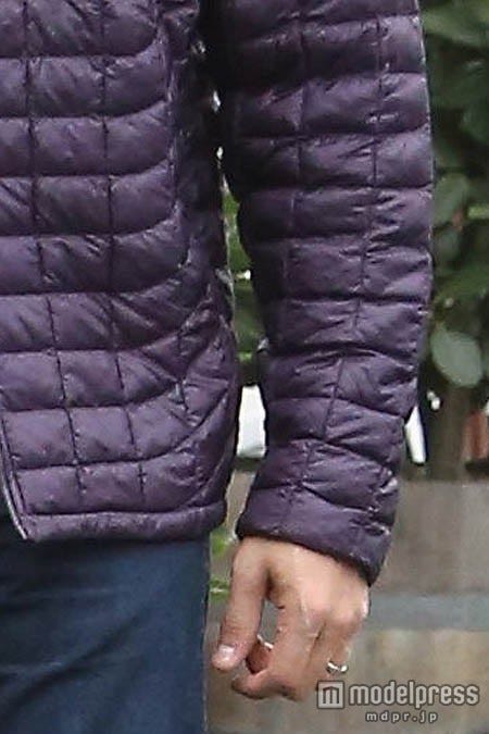 ベンの左手薬指に注目!x17online.com/Zeta Image