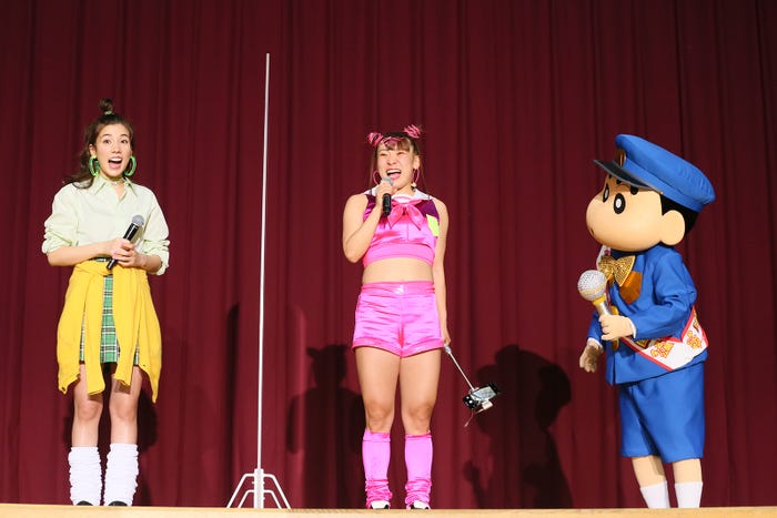 仲里依紗、フワちゃん、しんちゃん(C)臼井儀人/双葉社・シンエイ・テレビ朝日・ADK 2021