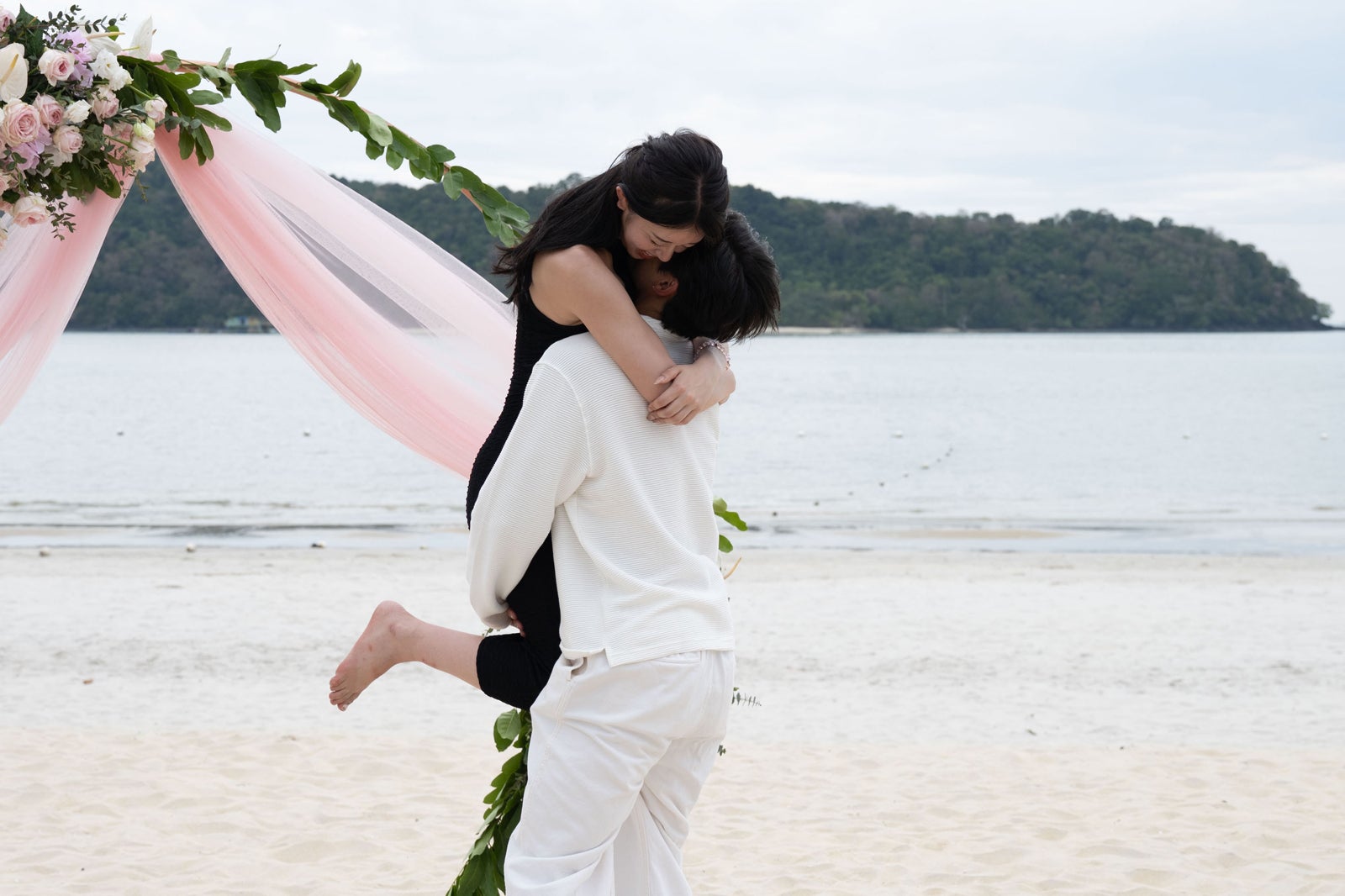 上原沙弓理、SHUN『シャッフルアイランド Season5』（C）AbemaTV, Inc