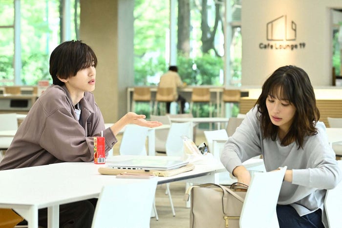 道枝駿佑、広瀬アリス「マイ・セカンド・アオハル」第2話より(C)TBS