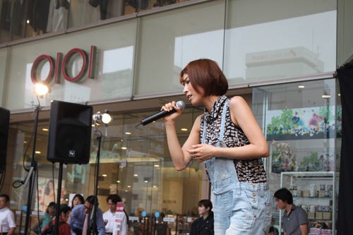 Gille Fis Block 昼ドラ主題歌とエンディングテーマを歌う2組が合同イベント モデルプレス Gille Fis Block 昼ドラ主題歌とエンディングテーマを歌う2組が合同イベント モデルプレス