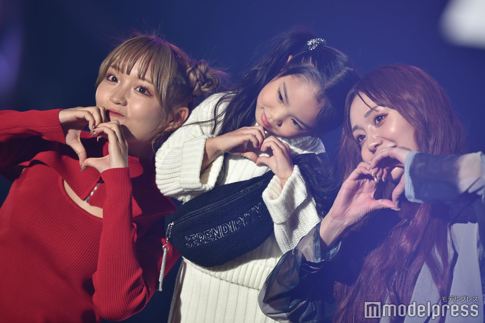 ねお＆野咲美優姉妹、キッズクリエイター望蘭とのハートポーズがキュート 仲良しランウェイで観客癒やす＜TGC teen 2023 Summer＞