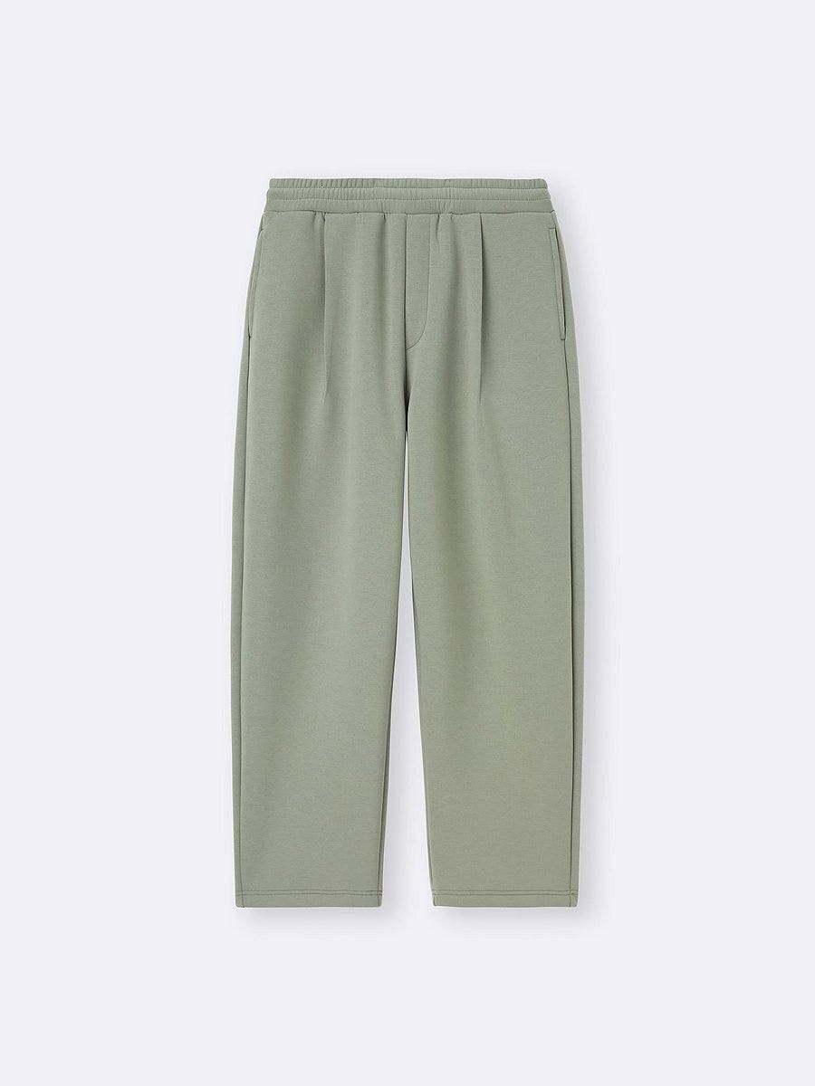 GUのパフスウェットキャロットパンツ
