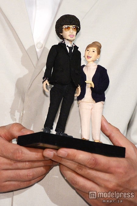 オダギリジョー、風吹ジュンを模した1／10サイズのパペット