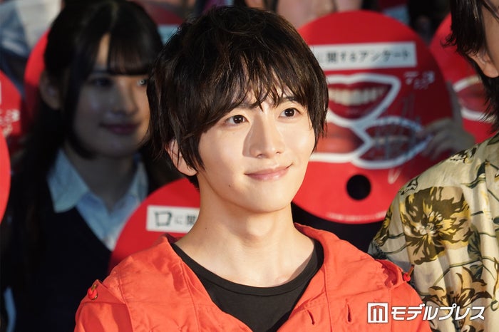 板垣李光人・綱啓永・吉川愛・ME:I MOMONAら、高校にサプライズ登場で420人の生徒が熱狂 学生時代の“恐怖体験”告白【口に関するアンケート】